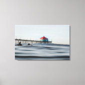 Huntington Beach Pier Surfers Streted Canvas Art (Voorkant)