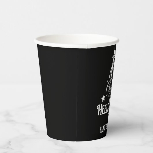 Hup-hakken naar het koeienliefje rijden papieren bekers (Rechts)