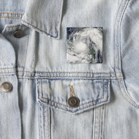 Hurricane Alex Vierkante Button 5,1 Cm (In situ)