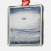 Hurricane Catarina Metalen Ornament (Links)