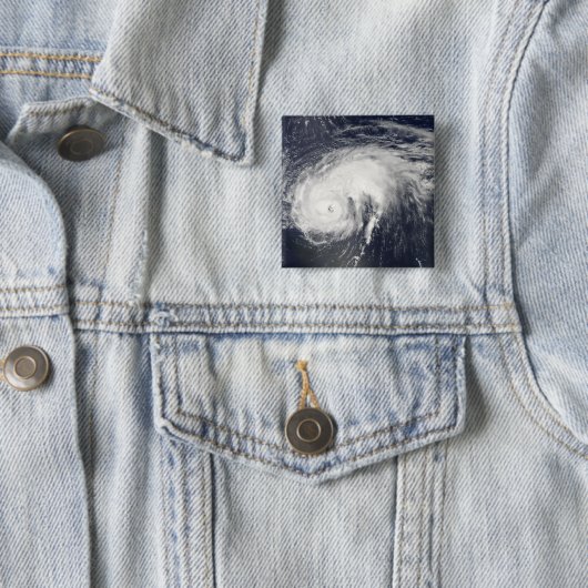 Hurricane Danielle Vierkante Button 5,1 Cm (In situ)
