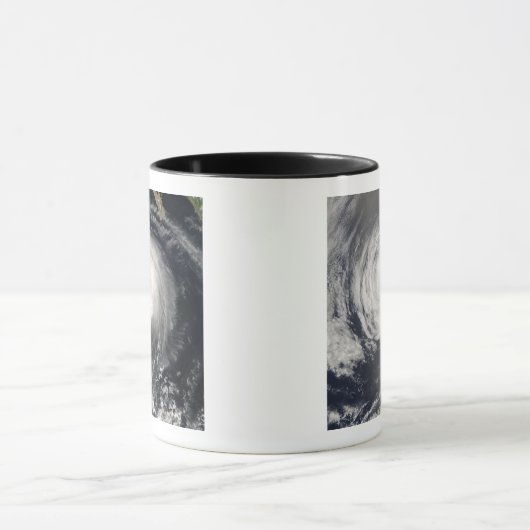 Hurricane Fausto Mok (Midden)