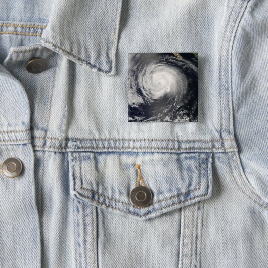 Hurricane Fausto Vierkante Button 5,1 Cm (In situ)