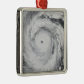 Hurricane Jangmi Metalen Ornament (Rechts)