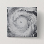Hurricane Jangmi Vierkante Button 5,1 Cm (Voorkant)