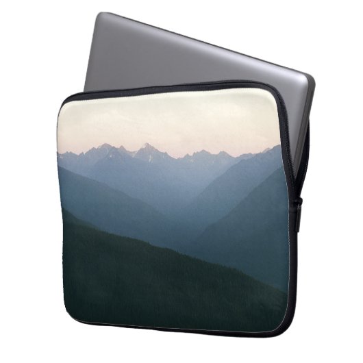 Hurricane Ridge Laptop Sleeve (Voorkant Links)