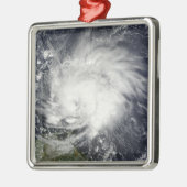 Hurricane Tomas over de Lesser Antilles Metalen Ornament (Links)