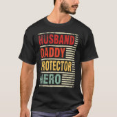 Husband Dad Protector Hero Happy moeder vader D T-shirt (Voorkant)