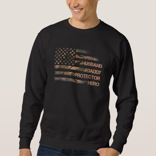 Husband Dad Protector Hero Us Flag Camouflage Fa Trui (Voorkant)