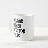 Husband Father Protector Hero Funny Vaderdag Koffiemok (Voorkant links)