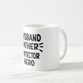 Husband Father Protector Hero Funny Vaderdag Koffiemok (Voorkant rechts)