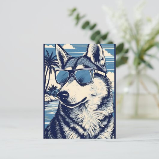 Husky met zonnebril op het strand briefkaart (Staand voorkant)