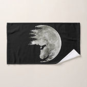 Husky Stand Op Berg Spooky Halloween Moon Bad Handdoek (Handdoek)