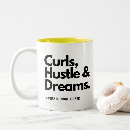 Hustle Dreams vervloekt! Cute Curly Hair Quote Tweekleurige Koffiemok (Met donut)