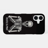 Hustle & Pray Skeleton iPhone 16 Hoesje (Achterkant horizontaal)