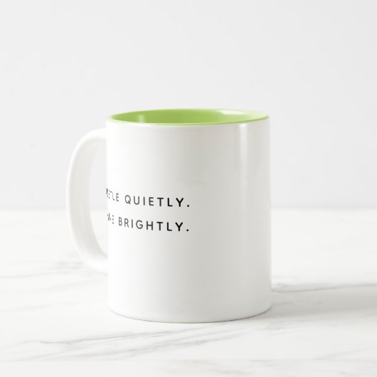 Hustle Quietly Shine Brightly Modern Two-Tone Mug Tweekleurige Koffiemok (Voorkant links)