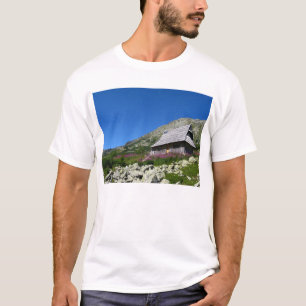 Hut in de Five Ponds Valley, Tatras T-shirt