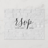 Huwelijks-Rsvp kaart | White Brick Script Postkaar (Voorkant)