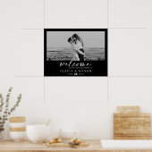 Huwelijks welkomstbord met foto in modern script poster (Keuken)