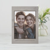 Huwelijksaankondiging met rustieke uitstraling en  save the date (Staand voorkant)