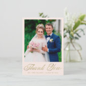 Huwelijksfoto Blush Elegant Gold Script Bedankkaart (Staand voorkant)