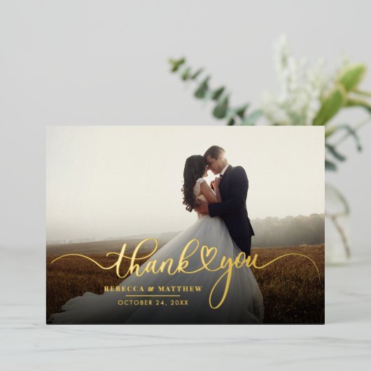 Huwelijksfoto kalligrafie Dank u Gold Folie Uitnodiging (Staand Voorkant)