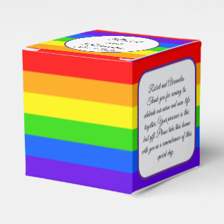 Huwelijksgunst - Personaliseerbaar Regenboogontwer Bedankdoosjes