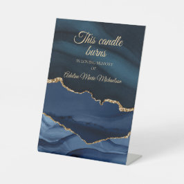 Huwelijksherdenkingskaars brandt marineblauw goud reclamebord met voetstuk