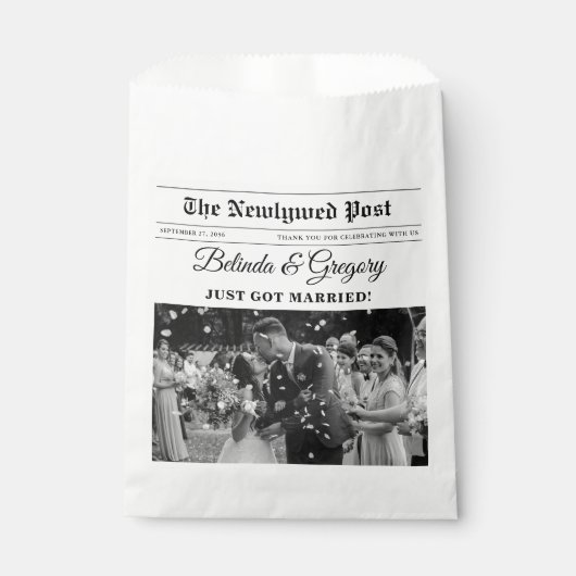 Huwelijkskrant Leuk Zwart & Wit Foto Bruiloft Bedankzakje (Voorkant)