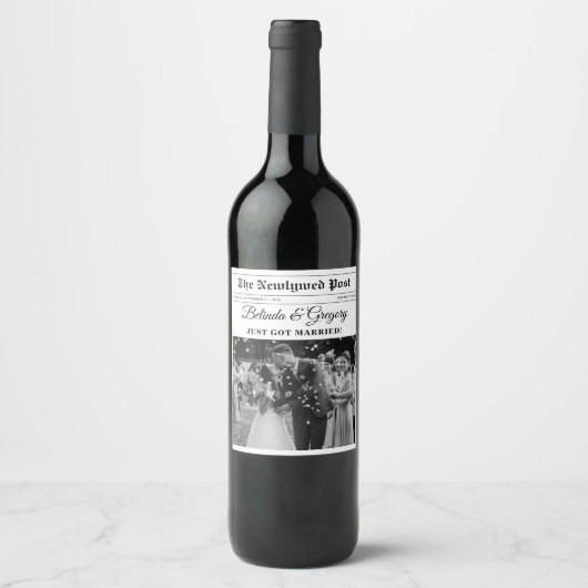 Huwelijkskrant Leuk Zwart & Wit Foto Bruiloft Wijn Etiket (Voorkant)