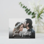 Huwelijksliefde is patiënt uitgesteld Eenvoudige f Aankondigingskaart (Staand voorkant)