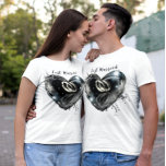 Huwelijksreis Trouwringen Binnen Hart Gevormd T-shirt<br><div class="desc">Leuke huwelijksreis t-shirts voor de bruid en bruidegom. Deze T-shirt is gemaakt voor de bruid en bruidegom in gedachten. Geweldige T-shirts om op je huwelijksreis te draag. U kunt dit T-shirt aanpassen om uw verloving aan te kondigen, uw namen toe te voegen of uw trouwdatum toe te voegen. Dit T-shirt...</div>