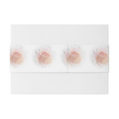 Huwelijksuitnodiging Belly Band Peach Pink Rosebud Uitnodigingen Wikkel (Achterkant Voorbeeld)