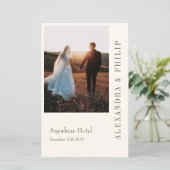 Huwelijksuitnodiging met Elegant Typografie menu (Staand voorkant)