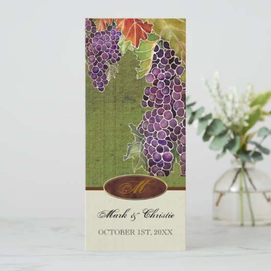 Huwelijksuitnodiging Monogram Herfst Druivenblad Kaart (Staand voorkant)