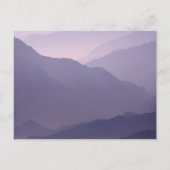 Huwelijksuitnodiging Wit op Misty Paarse Uitnodiging Briefkaart (Achterkant)