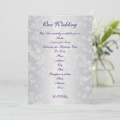 Huwelijksuitnodiging witte reliëf klimop op satijn kaart (Staand voorkant)