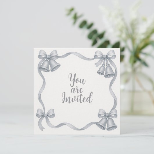 Huwelijksuitnodigingen met zilveren klokken en lin kaart (Staand voorkant)