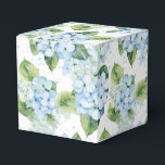 Hydrangea Afdrukfeest Vertraging Box Bedankdoosjes<br><div class="desc">Feestvoordeeldoos is afgebeeld met een hortensia bloemenprint. Pas dit object aan of koop het object zoals het is. Tip: voeg gewoon je geweldige traktaties toe en voeg wat feestelijk lint toe. Afbeelding onder licentie</div>