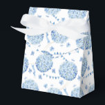 Hydrangea Afdrukfeest Vertraging Box Bedankdoosjes<br><div class="desc">Feestvoordeeldoos is afgebeeld met een hortensia bloemenprint. Pas dit object aan of koop het object zoals het is. Tip: voeg gewoon je geweldige traktaties toe en voeg wat feestelijk lint toe.</div>