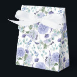 Hydrangea Afdrukfeest Vertraging Box Bedankdoosjes<br><div class="desc">Feestvoordeeldoos is afgebeeld met een hortensia bloemenprint. Pas dit object aan of koop het object zoals het is. Tip: voeg gewoon je geweldige traktaties toe en voeg wat feestelijk lint toe.</div>