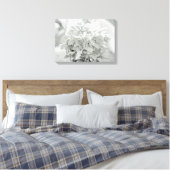 Hydrangea bloem in zwart en wit - meestal wit canvas afdruk (Insitu (Slaapkamer))