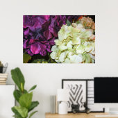 Hydrangea Blooms in donker Paars en wit Poster (Thuiskantoor)