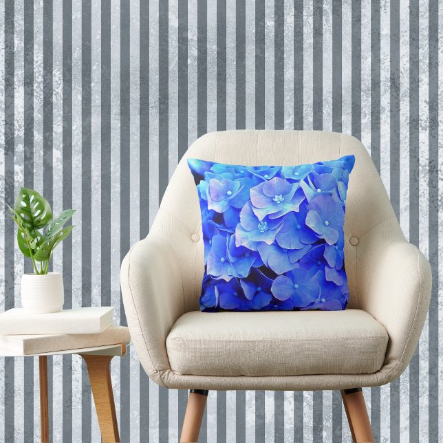 Hydrangea Blues - Blue Hydrangeas Kussen (Creator heeft geüpload)