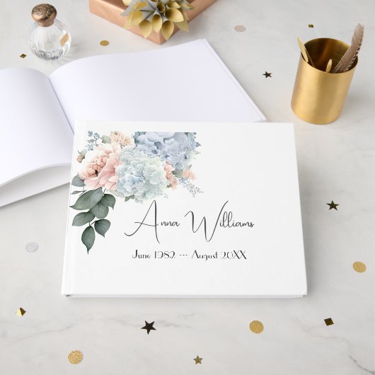 Hydrangea Boeket Op Witte Herdenking Gastenboek (Voorkant open)
