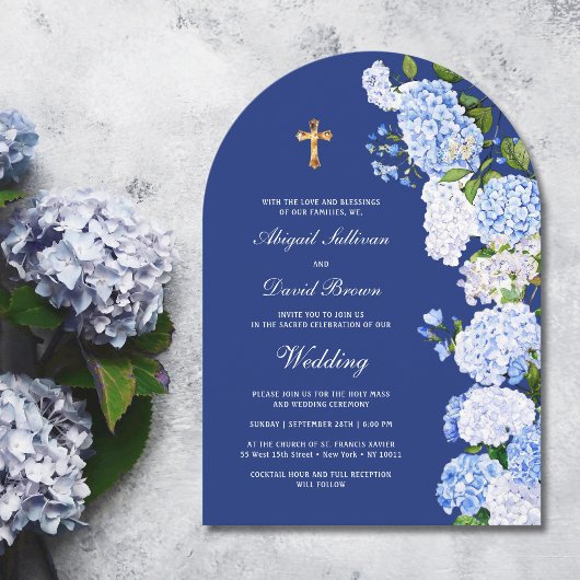 Hydrangea Boog op Blauwe Religieuze Trouwdag Kaart
