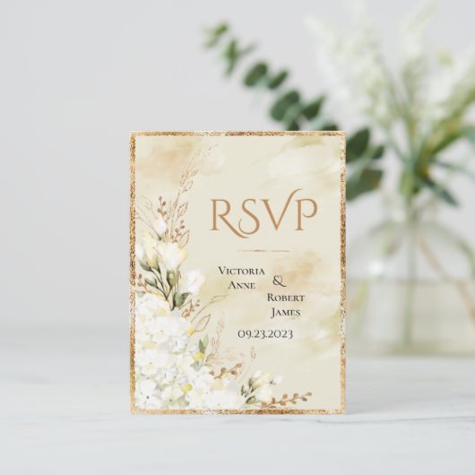 Hydrangea Elegant White Gold Floral Wedding RSVP Briefkaart (Staand voorkant)