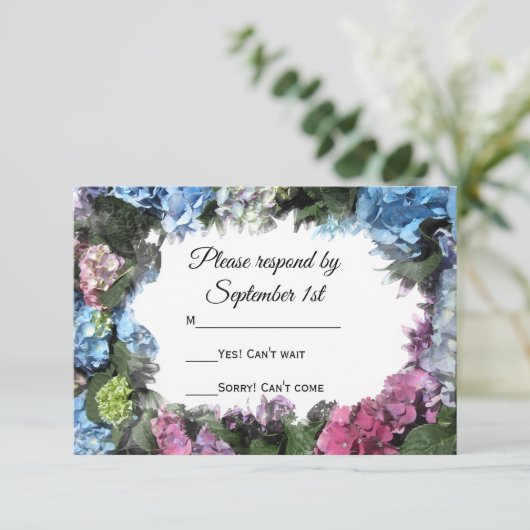 Hydrangea Flowers Wedding RSVP Response (Staand voorkant)