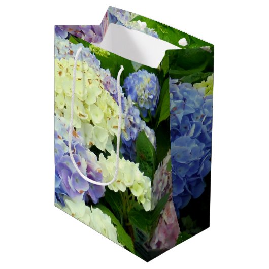 Hydrangea Mix-GIFT BAG M Medium Cadeauzakje (Voorkant Gekanteld)