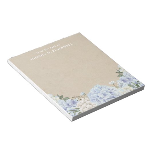 Hydrangea op perkament van het bureau van notitieblok (Schuin)